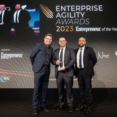 RAKEZ-team-receives-Free-Zone-Hub-of-the-Year-award-at-Enterprise-Agility-Awards-2023